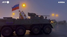 Propaganda loveşte din nou: La Belgorod, Moş Crăciun rusesc salută trupele dintr-un tanc